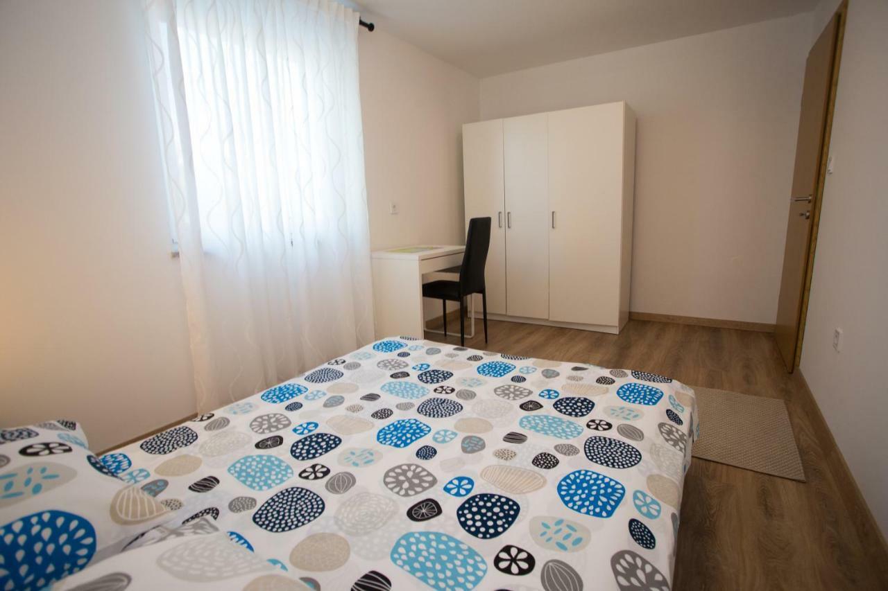 Apartman Girasol Pula Apartamento Exterior foto