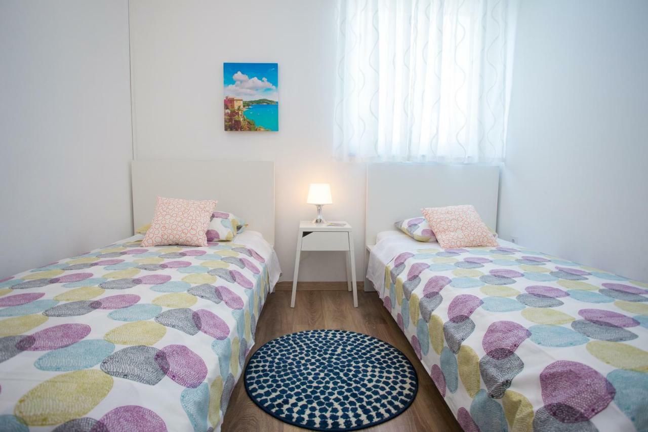 Apartman Girasol Pula Apartamento Exterior foto